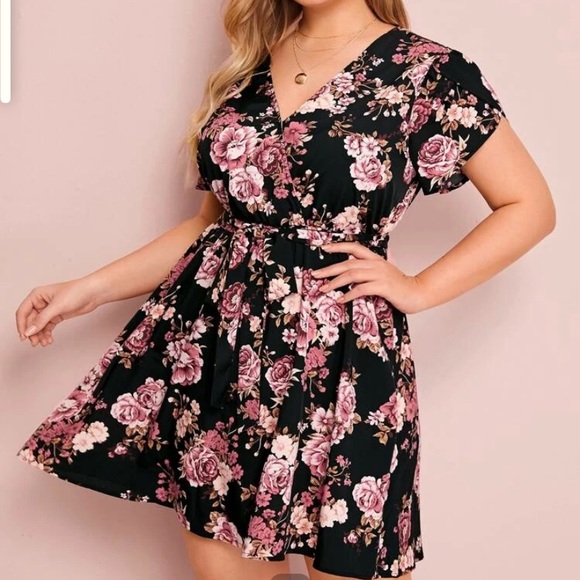 NWOT Floral mini Dress - Picture 1 of 2